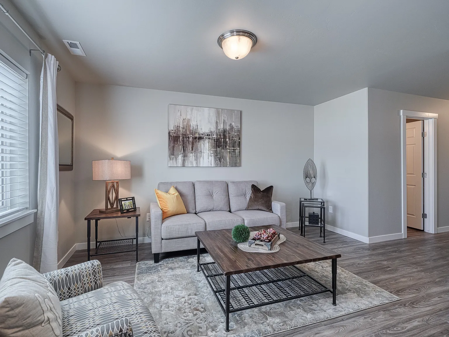Valencia Park Townhomes — Photo 3