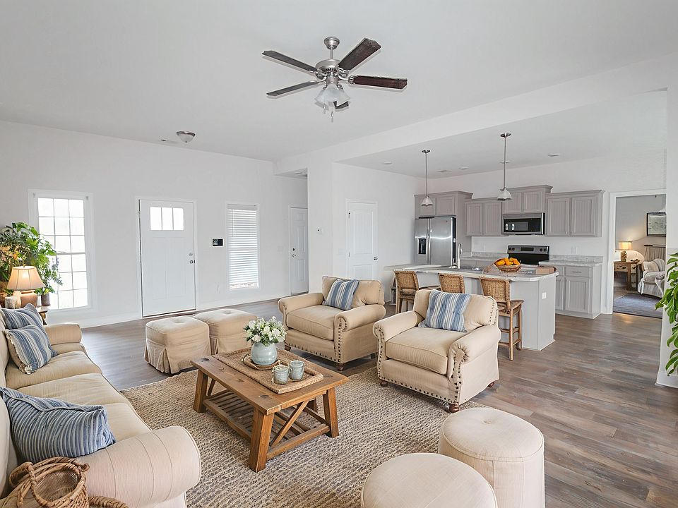 1st image of 307 Four Seasons Dr