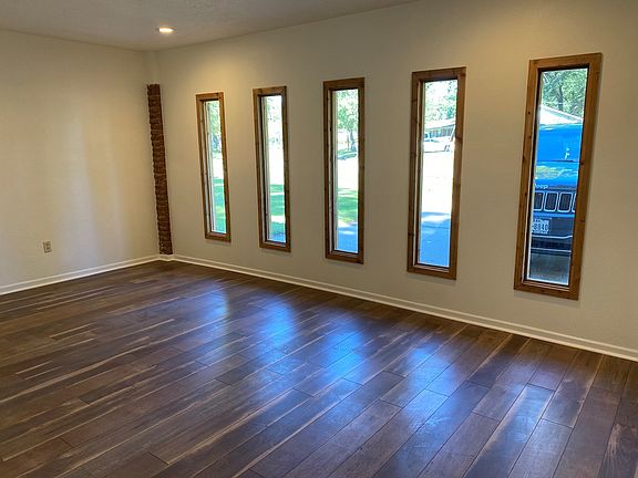 3rd image of 705 Desert Willow Dr