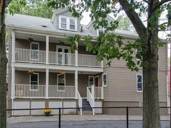 10 Pratt St #1, Salem, MA 01970