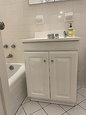 4th image of 401 E 81st St APT 15F