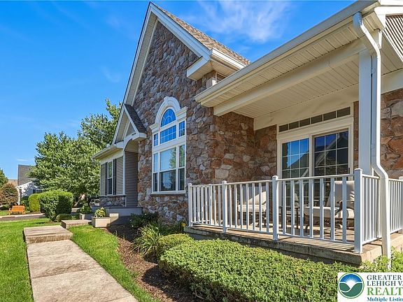 3rd image of 1848 Felicity Ln