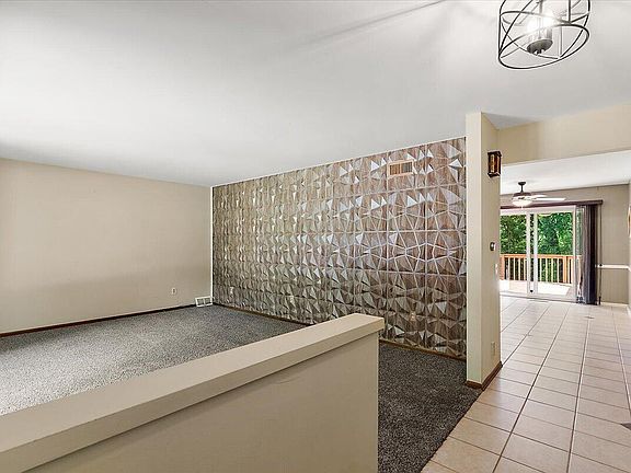 4th image of 2840 Timberlane SW