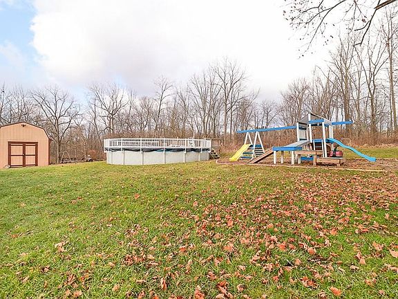 3rd image of 204 Grandview Dr