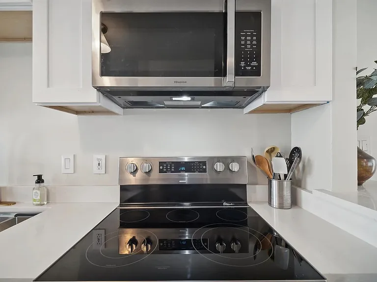 1417 E 38th Pl #A — Photo 10