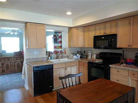 5th image of 3562 NE Melba Dr