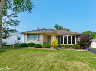 2205 School Dr, Rolling Meadows, IL
