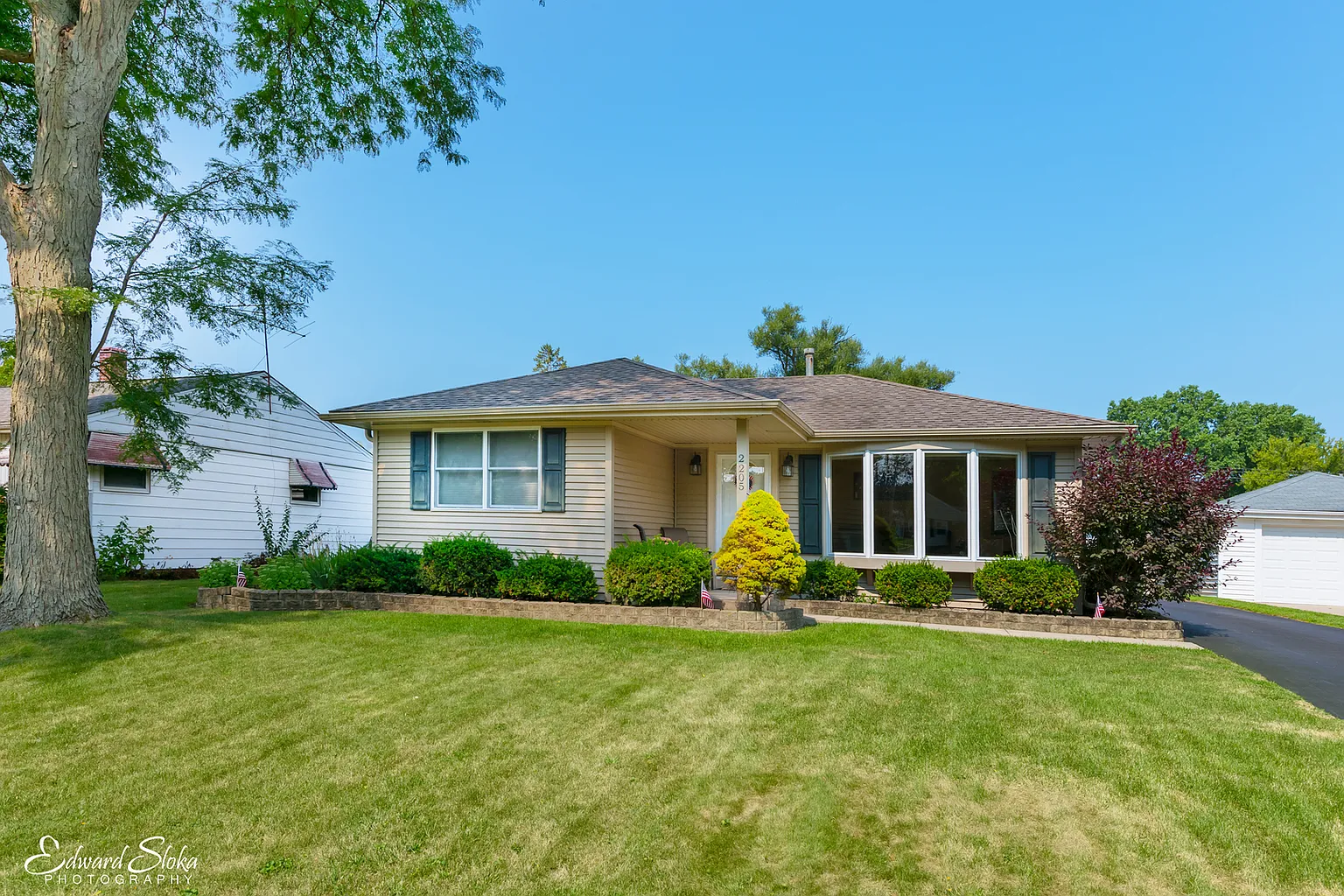 2205 School Dr photo 1
