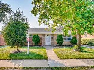 17214 Burnham Ave, Lansing, IL