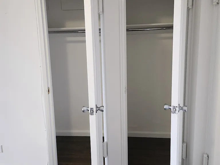 510 Riverdale Ave #7K — Photo 4