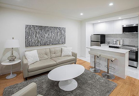 2nd image of 150 W 51st St APT 1532