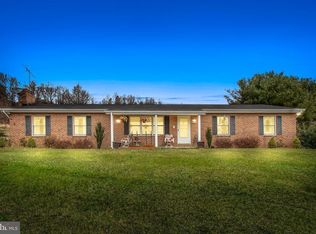 2078 Starview Dr, Glen Rock, PA 17327
