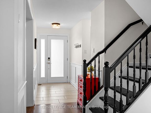 4th image of 18 Valley Ridge St