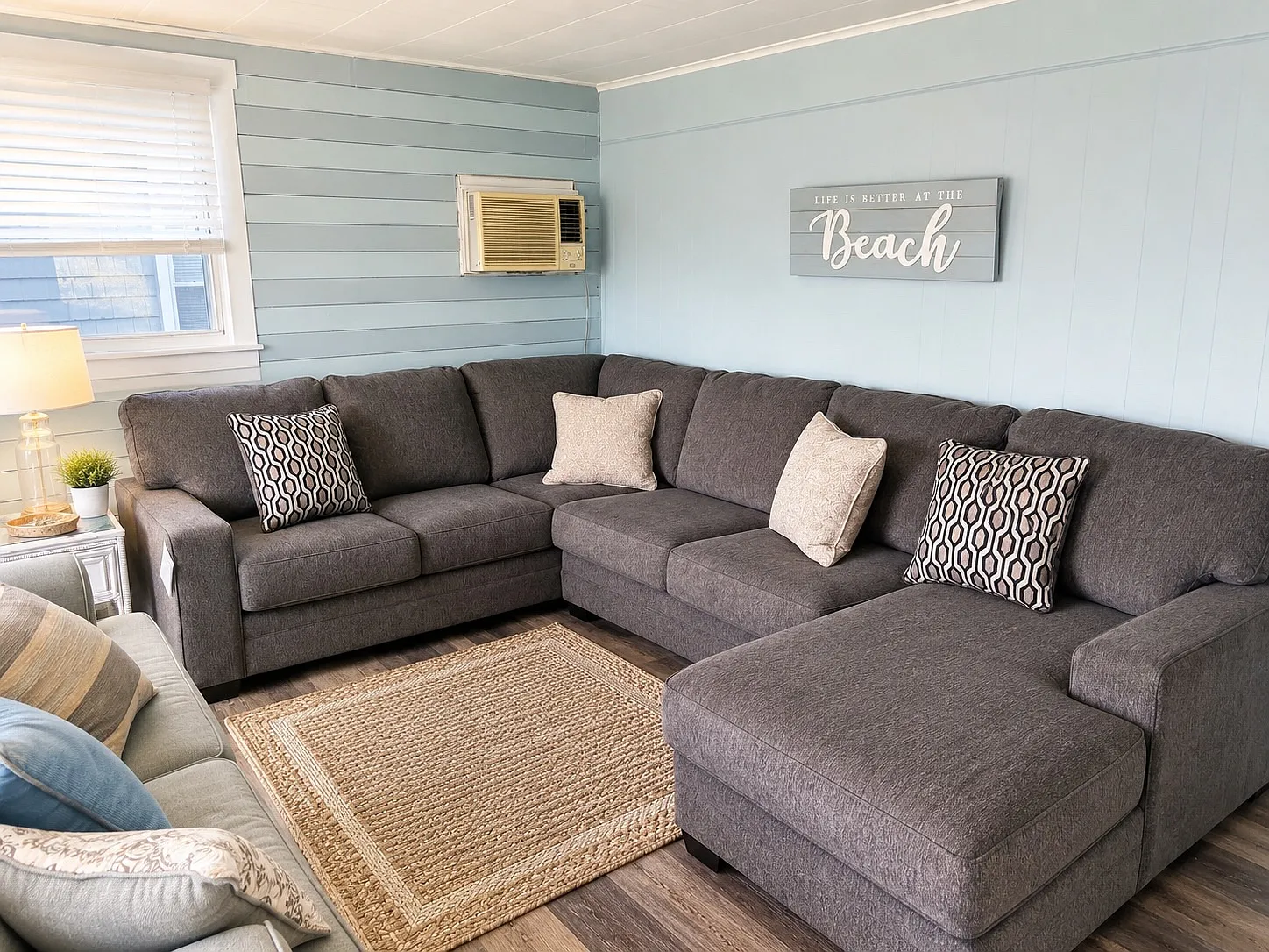 2 bed, 800 sqft, $1,800 — Photo 2