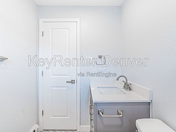 4th image of 2356 S Linden Ct #B