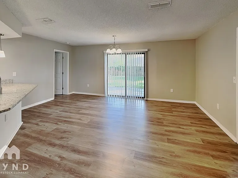 10327 Lansfield St — Photo 4