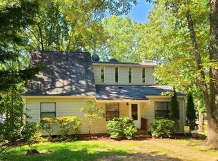 101 Needlewood Dr, Huddleston, VA 24104