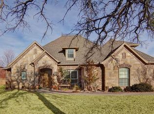 1622 Hillcrest Dr, Graham, TX 76450