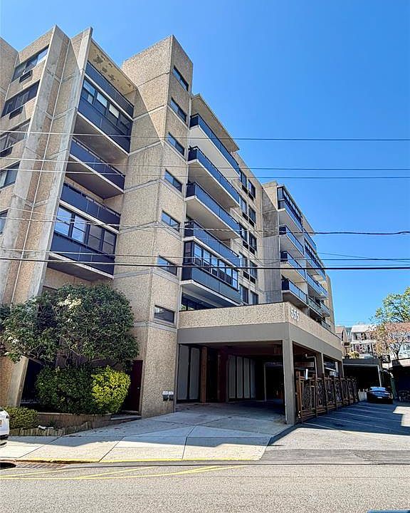 1st image of 555 Gorge Rd APT 4I
