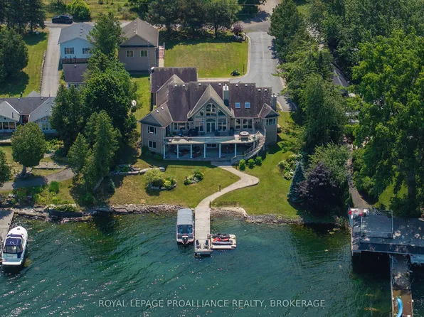 31 Leavis Ln, Frontenac Islands, ON K7G 2V6
