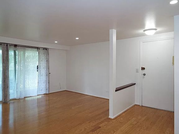 2nd image of 1110 Mercury Dr Unit 2B