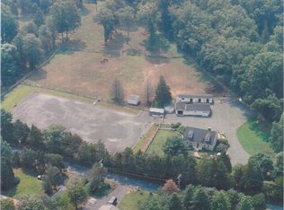 15 Felmley Rd, Tewksbury, NJ 08889