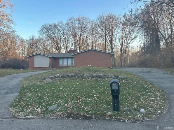 22500 Staunton St, Southfield, MI 48033