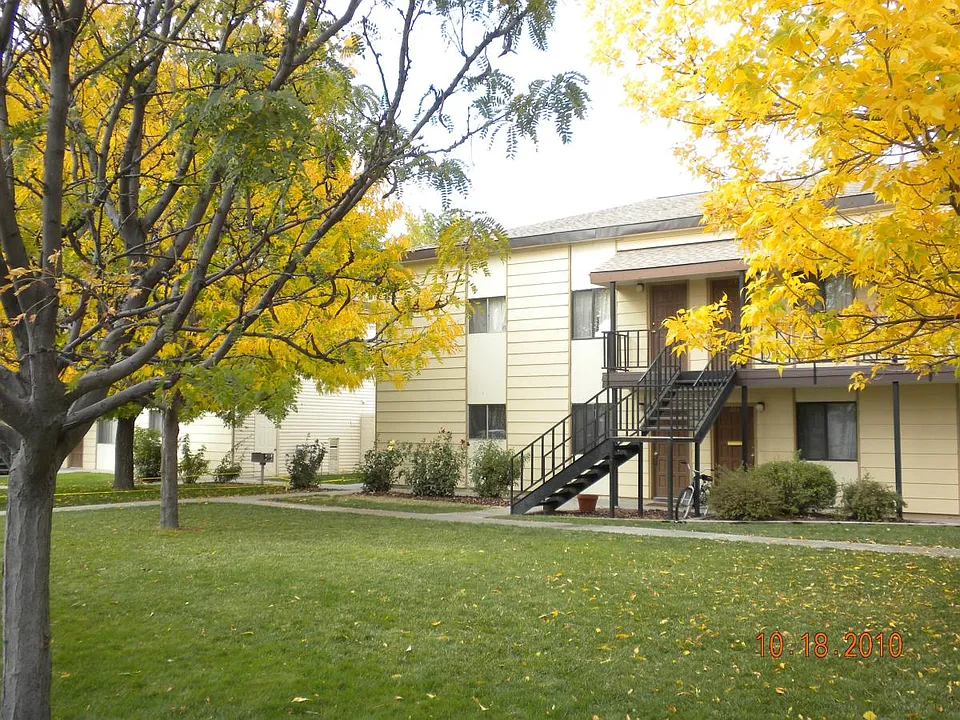 Exterior view 3