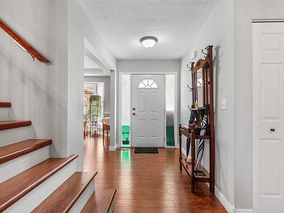 5th image of 55 Mimosa Dr