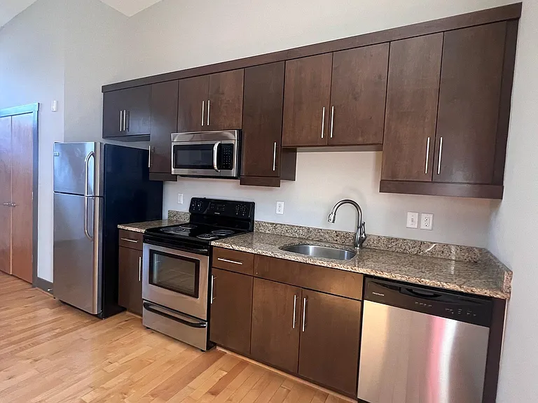 1125 Bainbridge St #15 — Photo 2