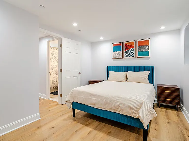 1331 Queen St NE — Photo 27
