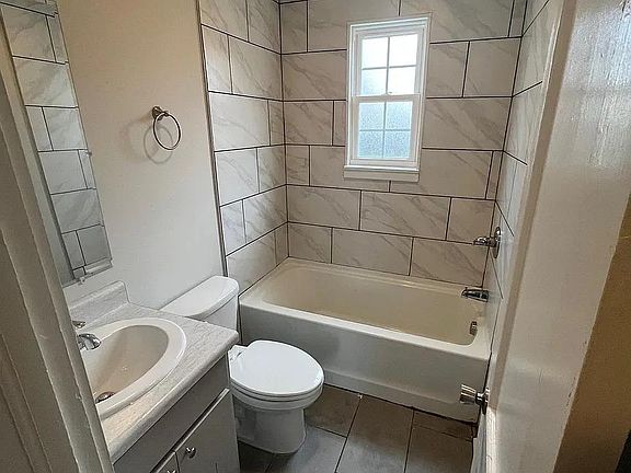 4th image of 208 W 2nd Ave APT 3