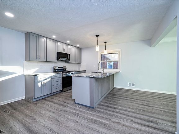 4th image of 2714 Liggett Dr