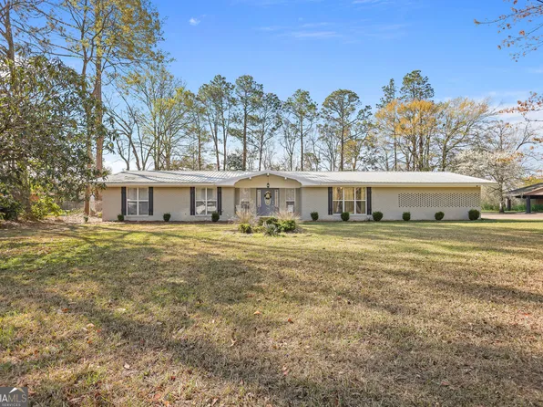 121 Glynn St, Jesup, GA 31545