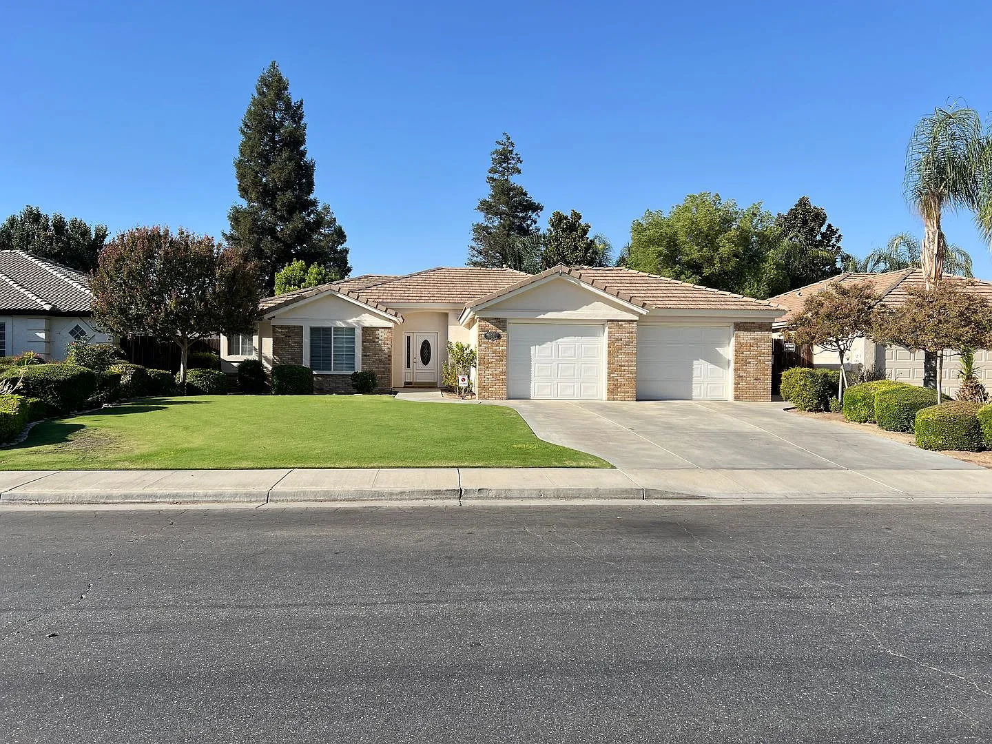 10518 Mersham Hill Dr photo 1