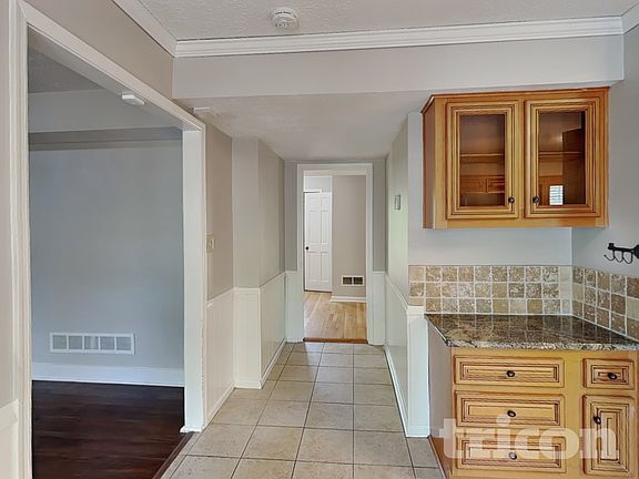 4th image of 100 Creekwood Ct