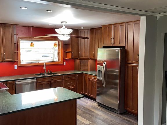 4th image of 500 Cambertree Way