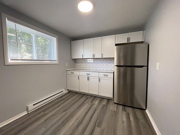 2nd image of 510 Hawley Ave #2
