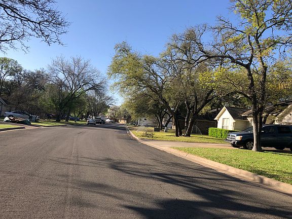 5th image of 803 Grapevine Dr