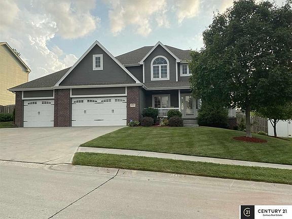 2nd image of 604 Fleetwood Dr