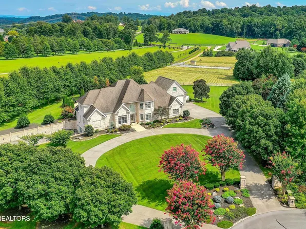 3930 Jackson Bend Dr, Louisville, TN 37777