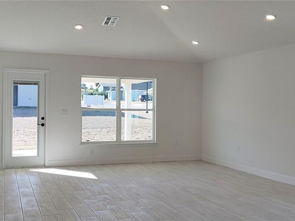 3rd image of 5579 Coral Reef Ct