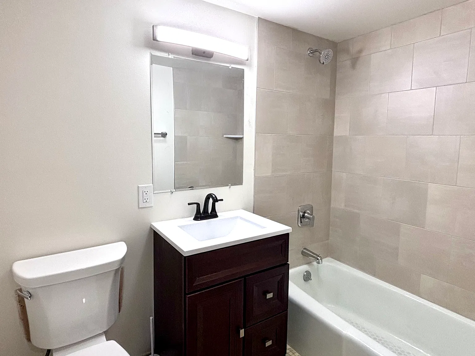 1 bed, $900 — Photo 2