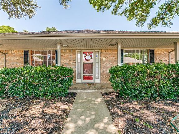 2nd image of 4701 Trowbridge Dr