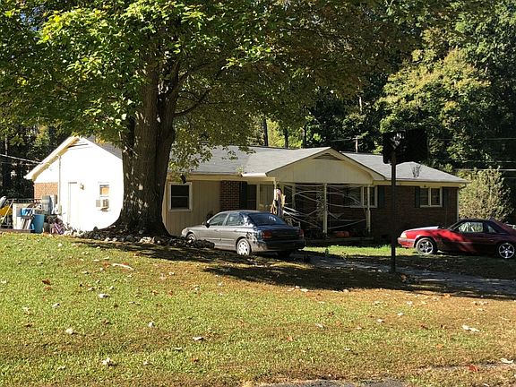 3rd image of 2501 Cove Creek Dr