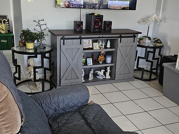 2nd image of 2240 Sunshine Blvd #1