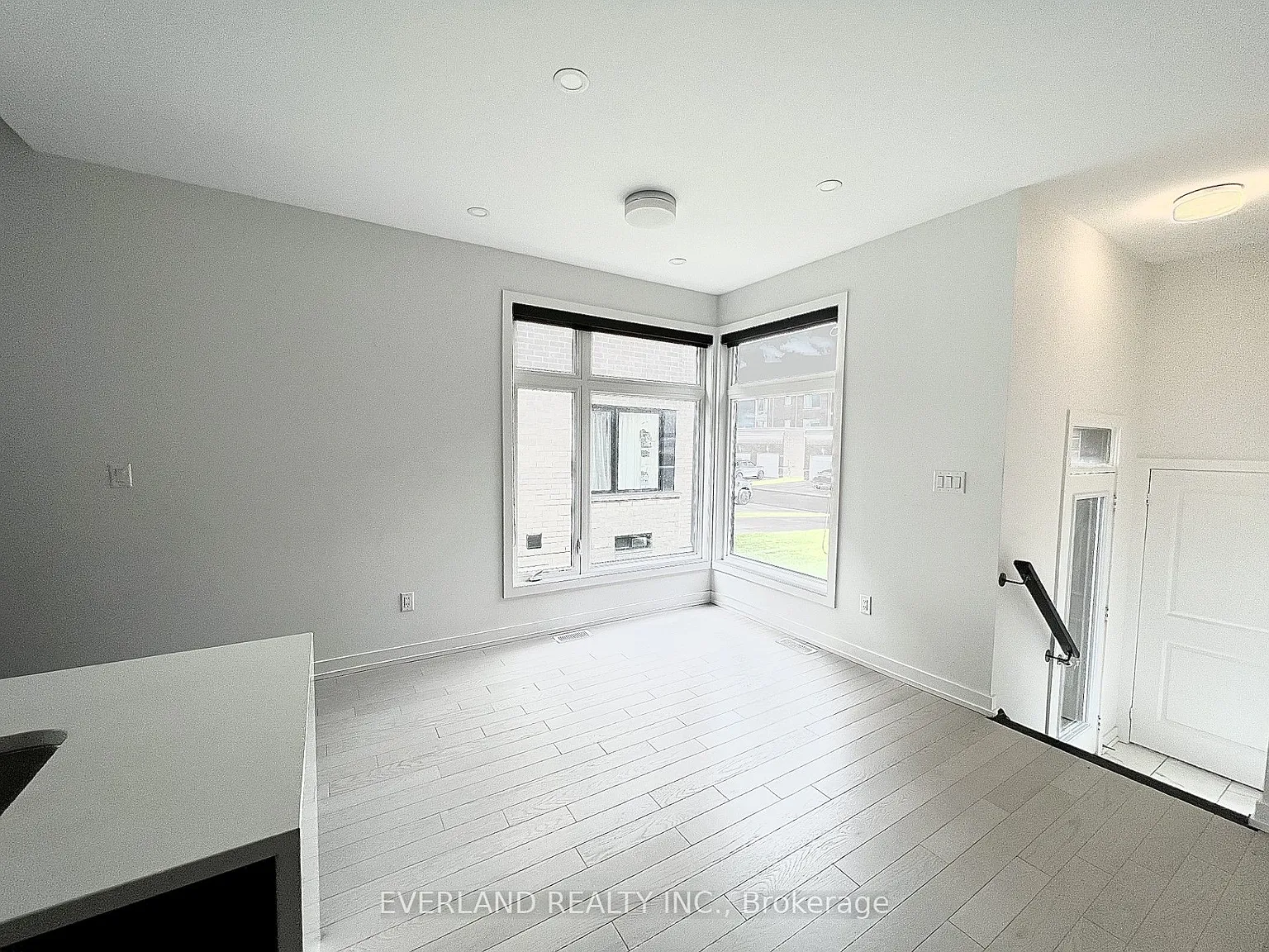 4 bed, $3,200 — Photo 3