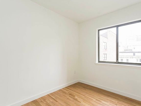 3rd image of 337 W 30th St APT 8D