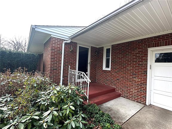2nd image of 326 Colorado Dr
