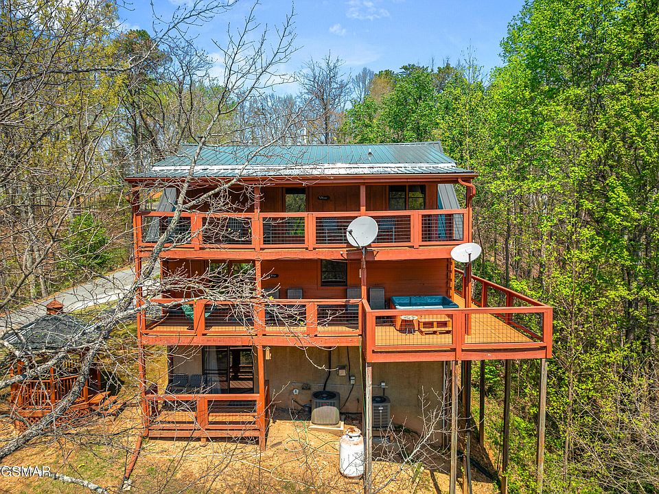 31st image of 1855 Spring Hill Dr